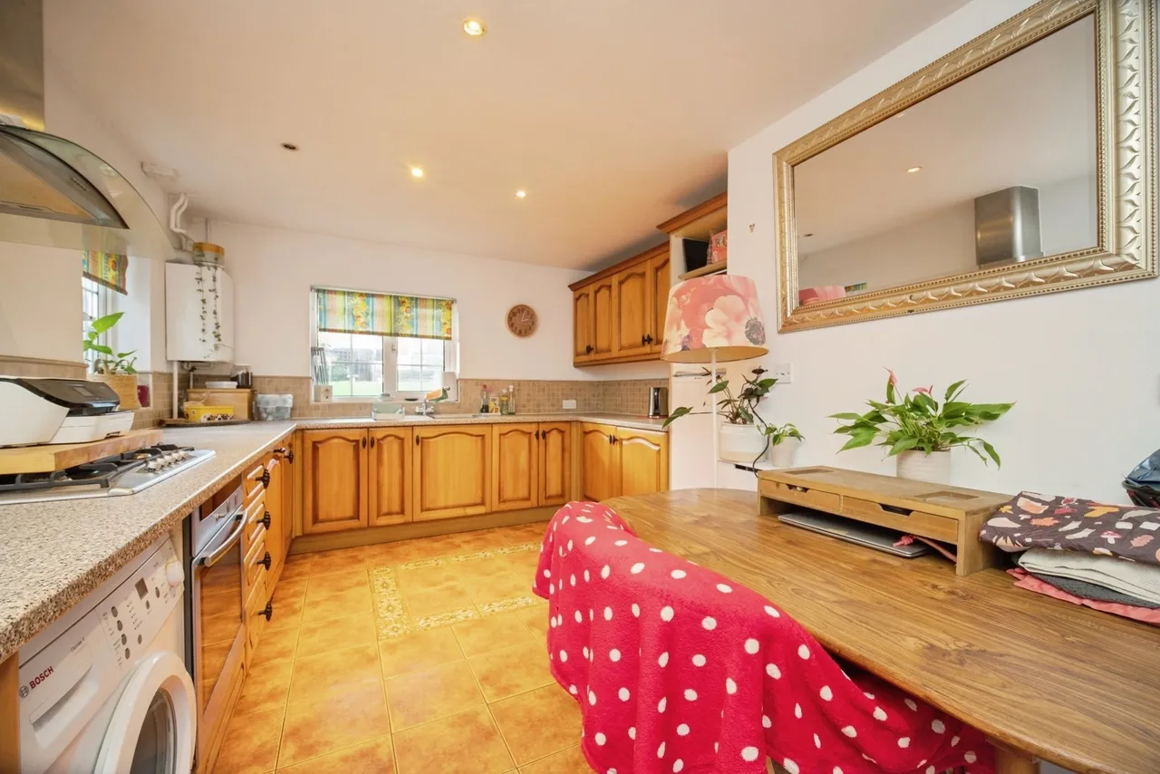 Farnborough Road, Farnham, GU9, photo 43