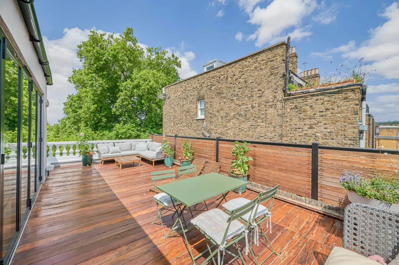 3 bed flat for sale — Clapham Common South Side, Clapham, London, SW4