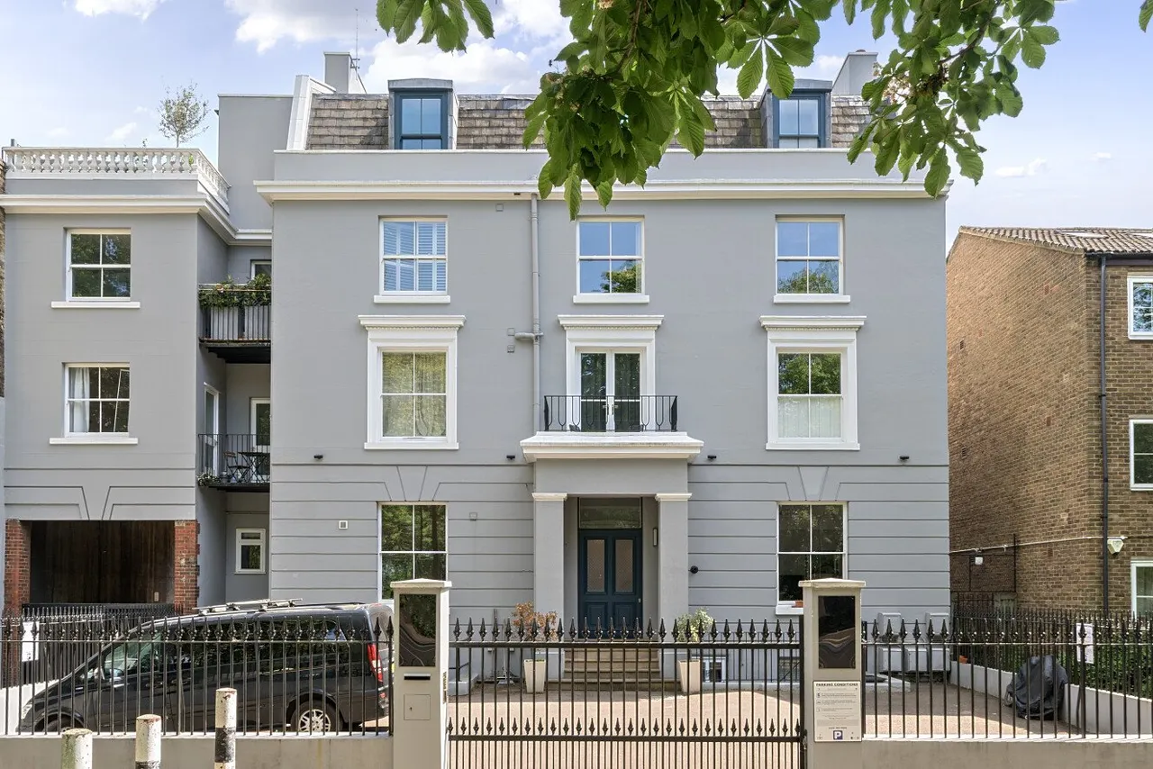 Clapham Common South Side, Clapham, London, SW4, photo 3