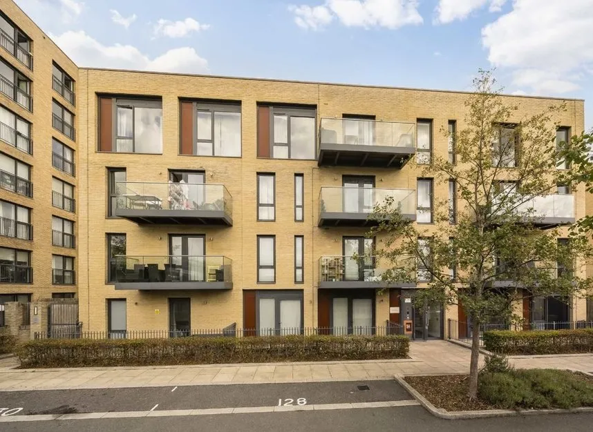 2 bed flat for sale, Hayling Way, Edgware, HA8