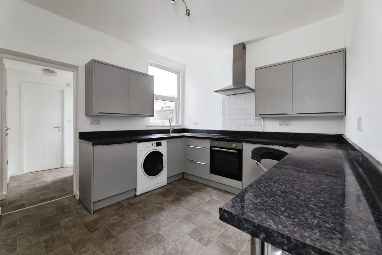 Eastbury Avenue, Barking, IG11, photo 3