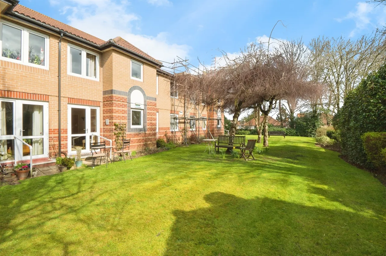 2 bed retirement property for sale — Grosvenor Road, Southampton