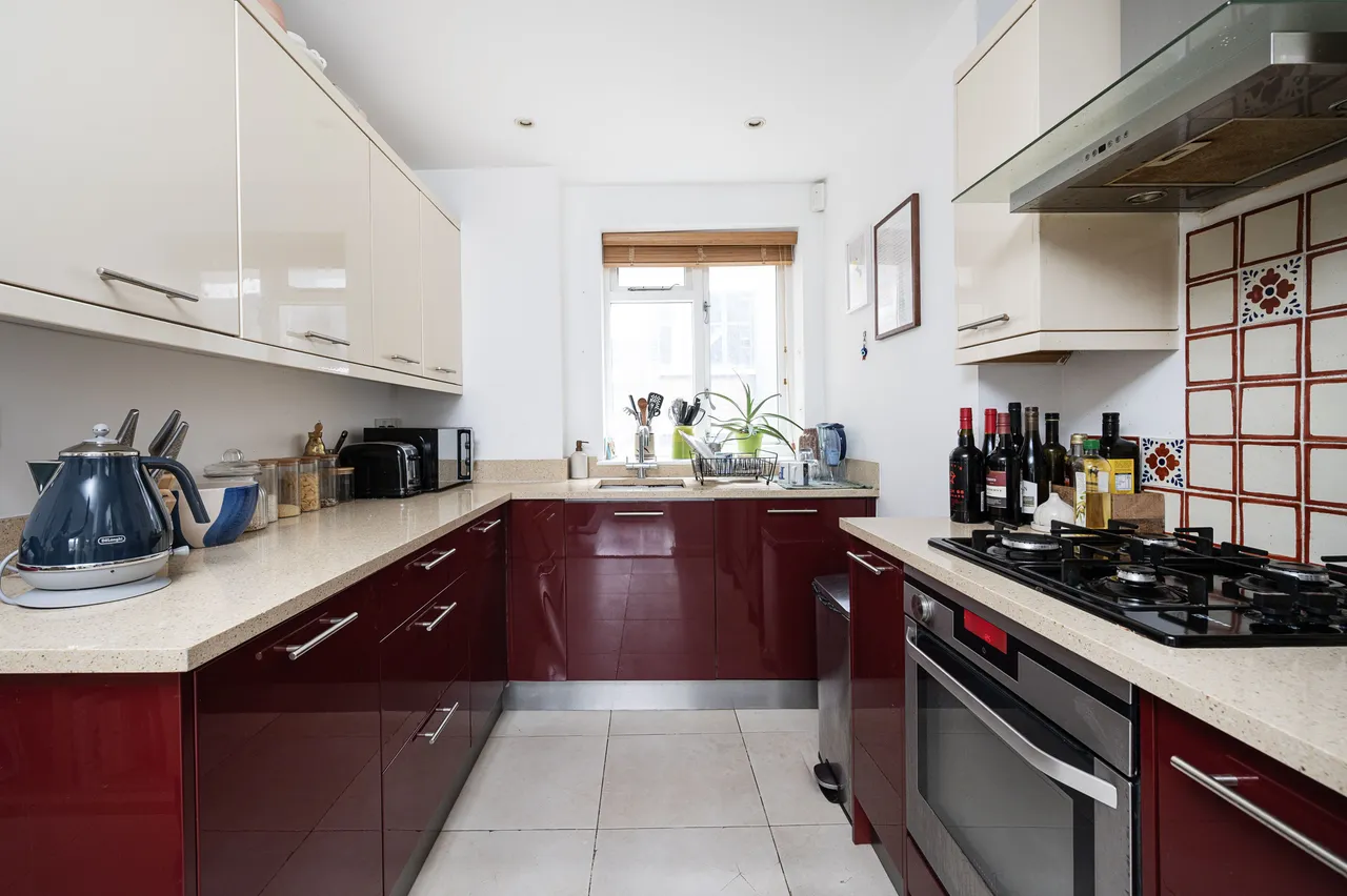246 Corfield Street, London, photo 9