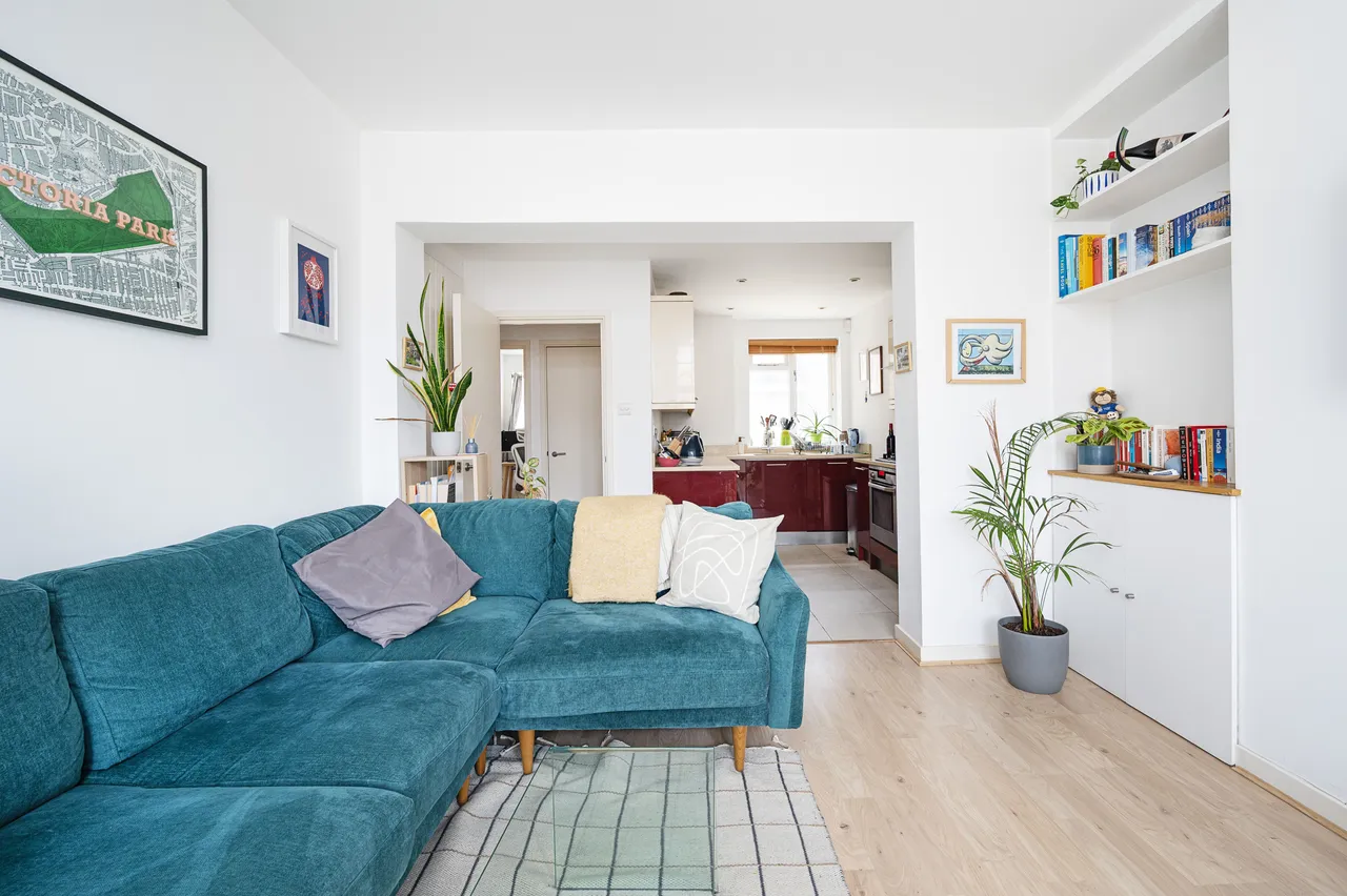 246 Corfield Street, London, photo 8