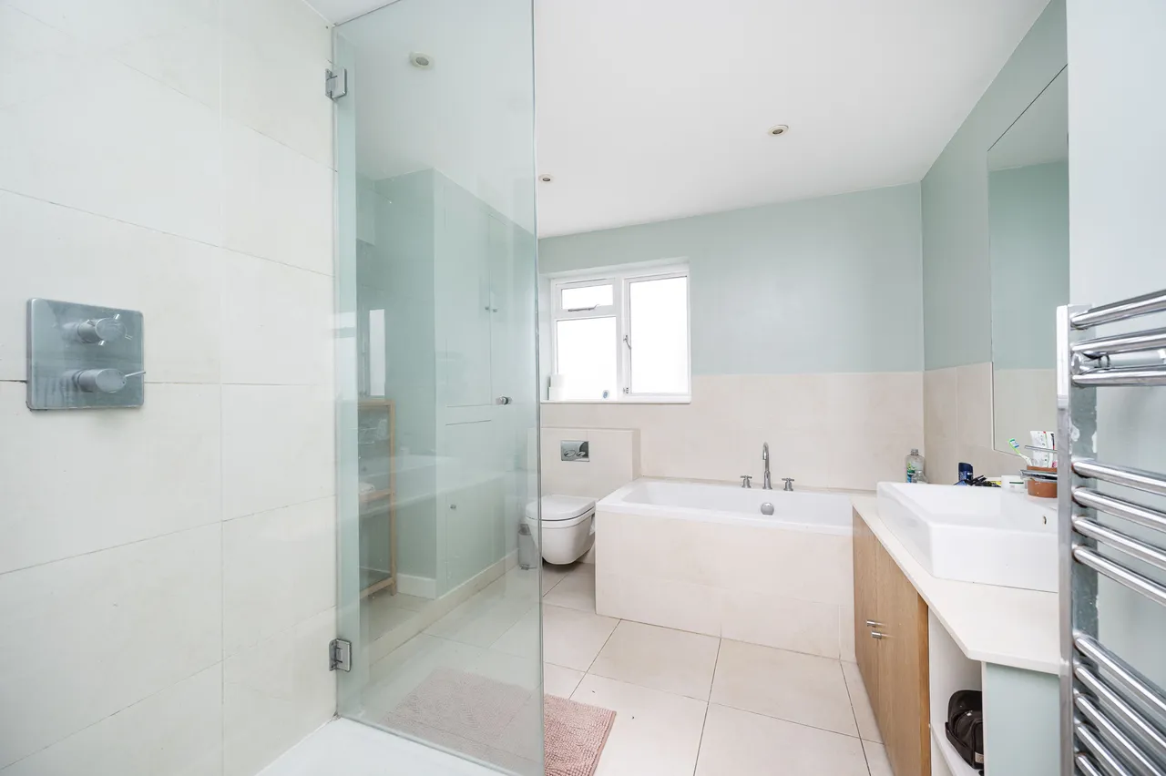 246 Corfield Street, London, photo 4