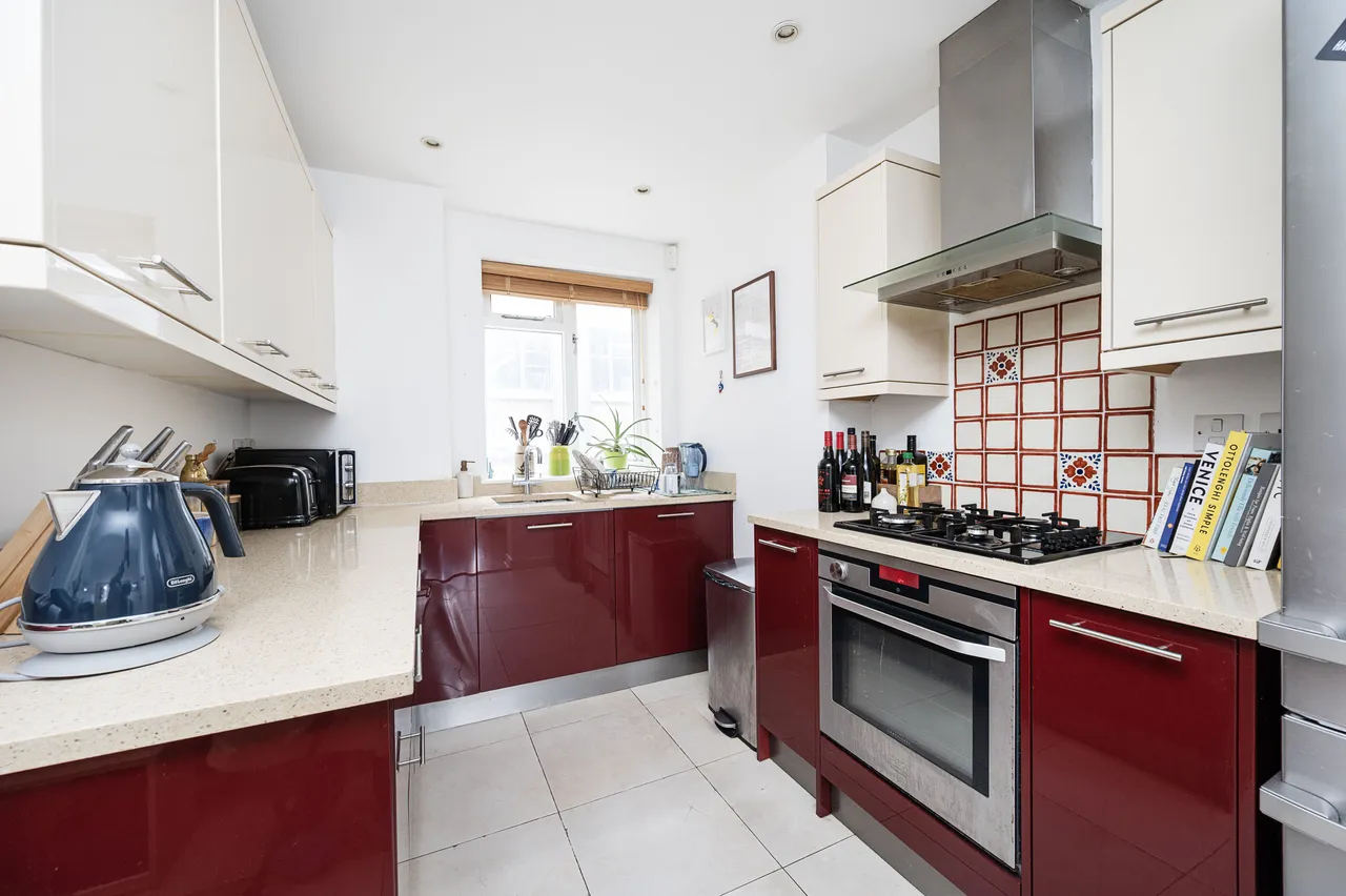 246 Corfield Street, London, photo 2