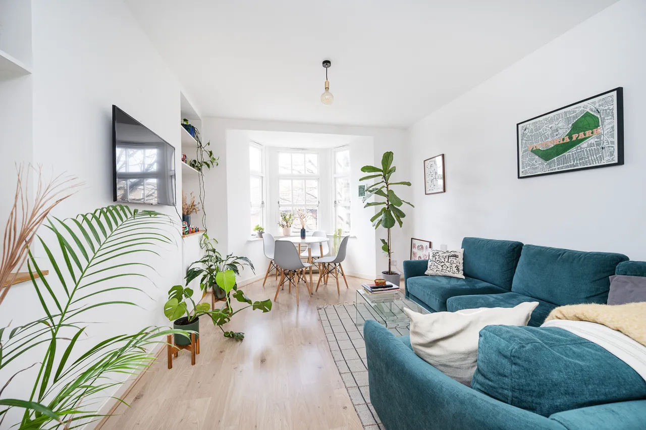 2 bed flat for sale — 246 Corfield Street, London
