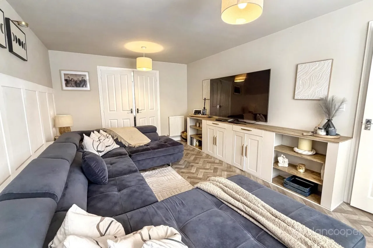 Harrow Lane, Weddington, CV10, photo 4