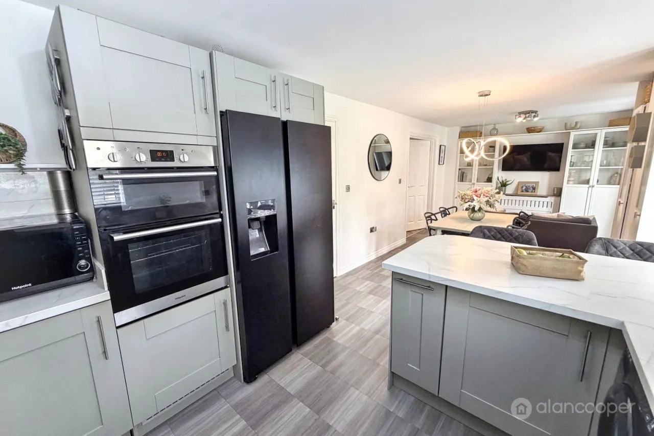 Harrow Lane, Weddington, CV10, photo 15