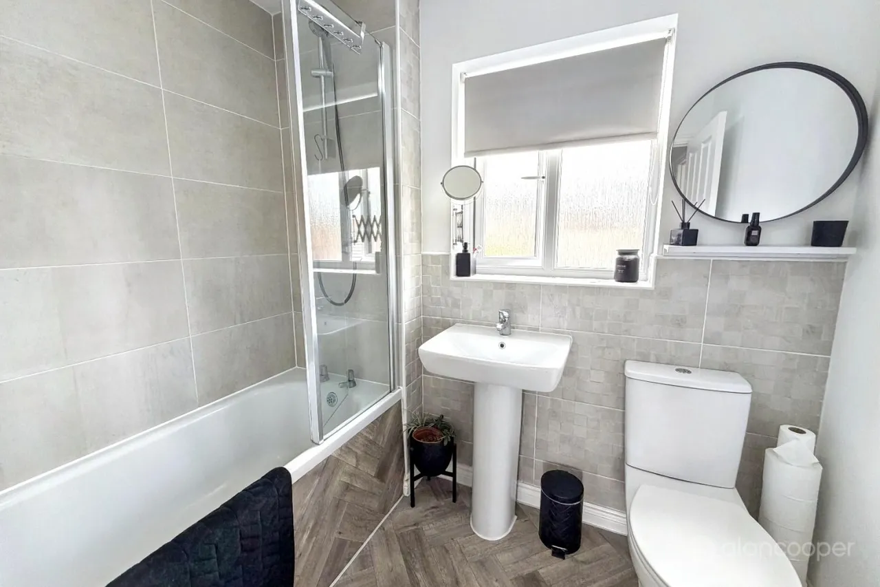Harrow Lane, Weddington, CV10, photo 27
