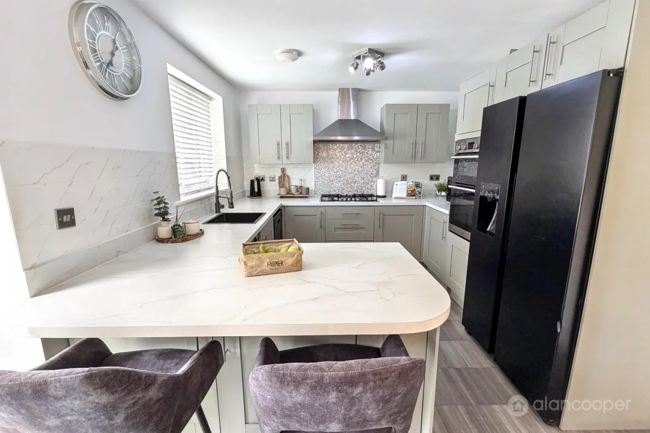 Harrow Lane, Weddington, CV10, photo 11