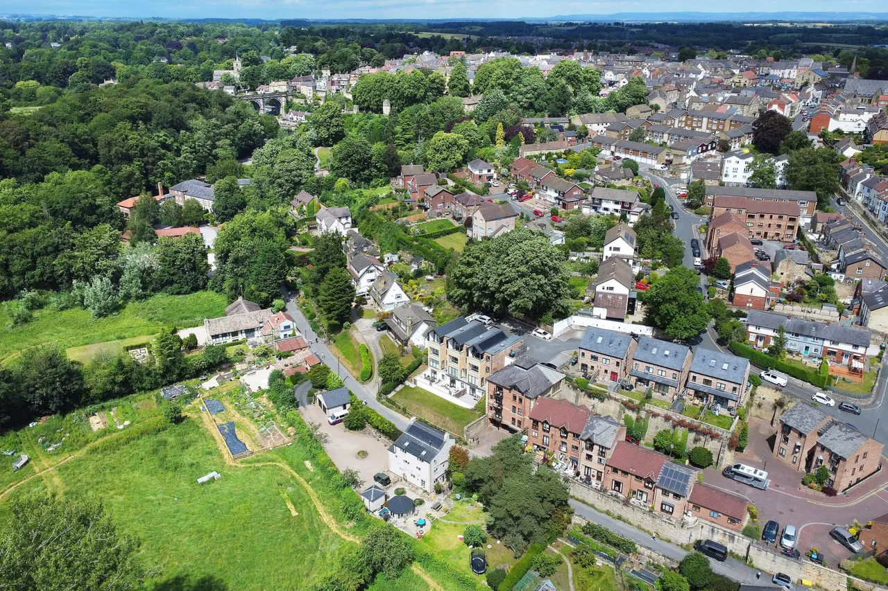 Castle Ings Court, Knaresborough, HG5, photo 2