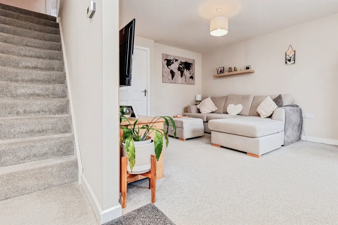 Bugbrooke Lane, Barton Seagrave, KETTERING, photo 2