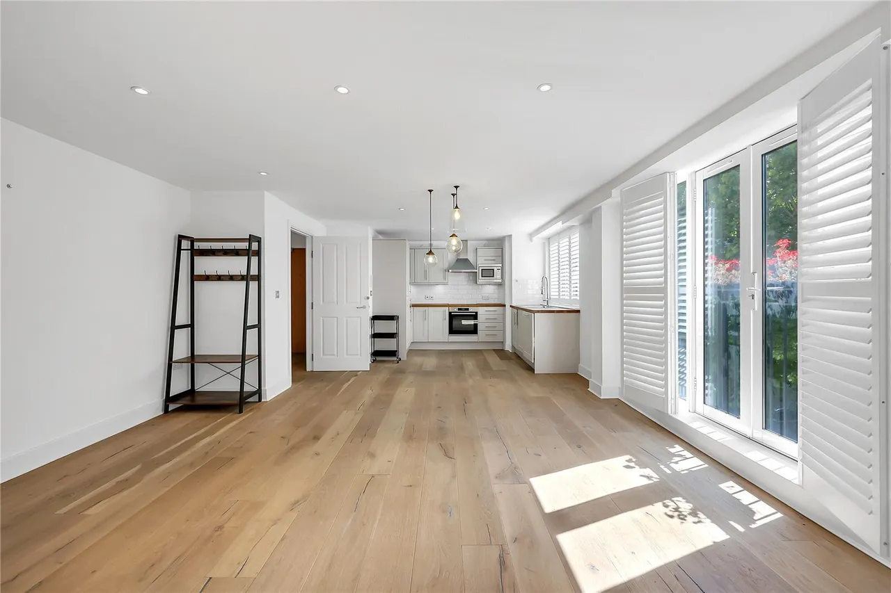 2 bed flat for sale, Banner Street, London, EC1Y