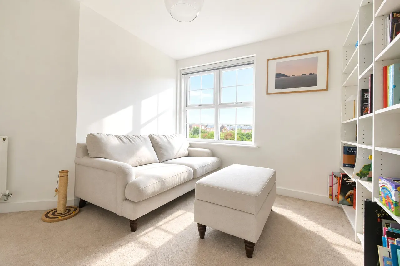 Barker Crescent, Hook, Hampshire, RG27 9FR, photo 15