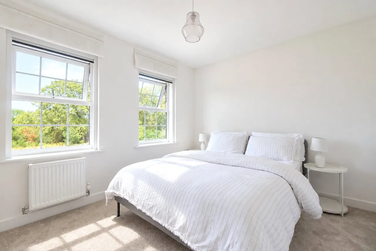 Barker Crescent, Hook, Hampshire, RG27 9FR, photo 14