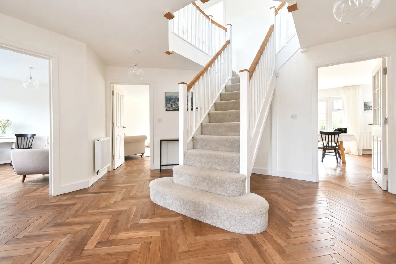 Barker Crescent, Hook, Hampshire, RG27 9FR, photo 3