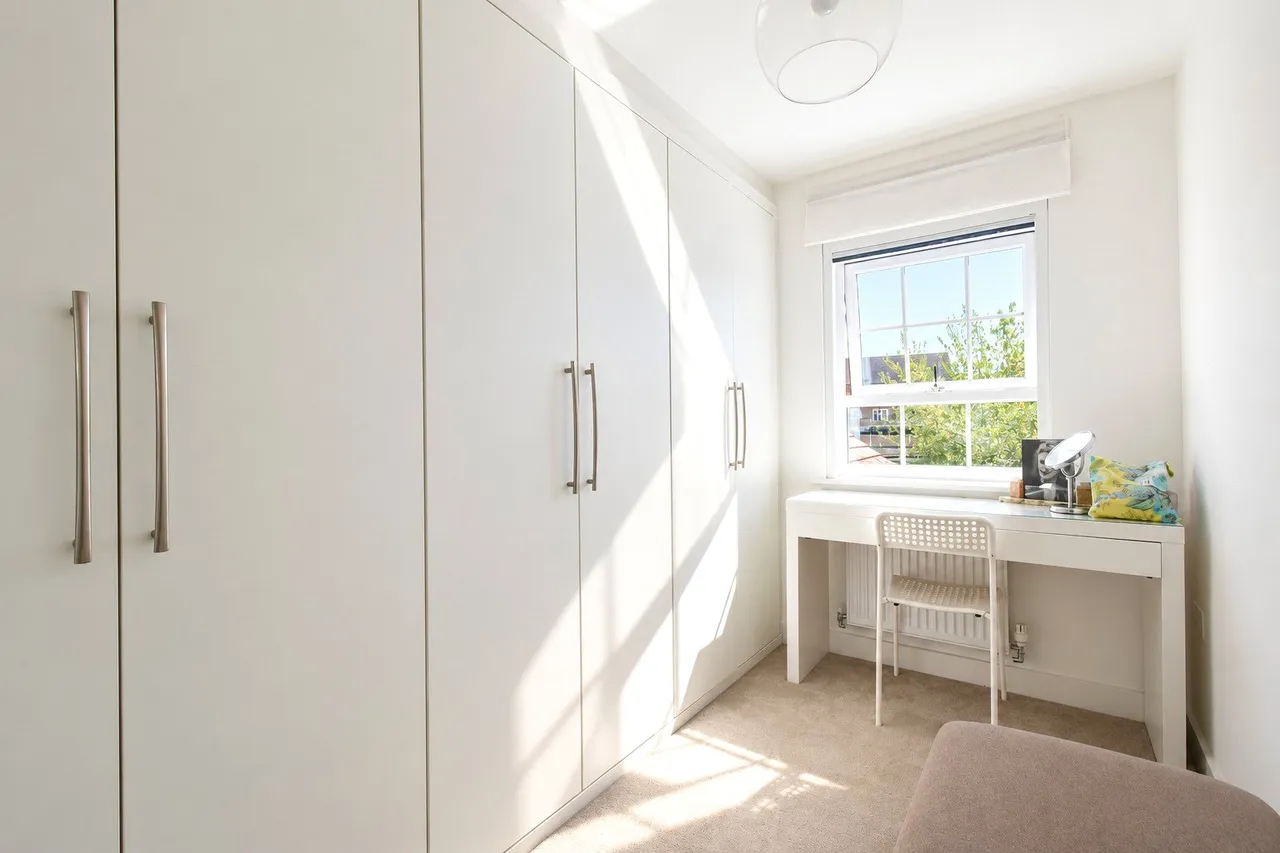 Barker Crescent, Hook, Hampshire, RG27 9FR, photo 17