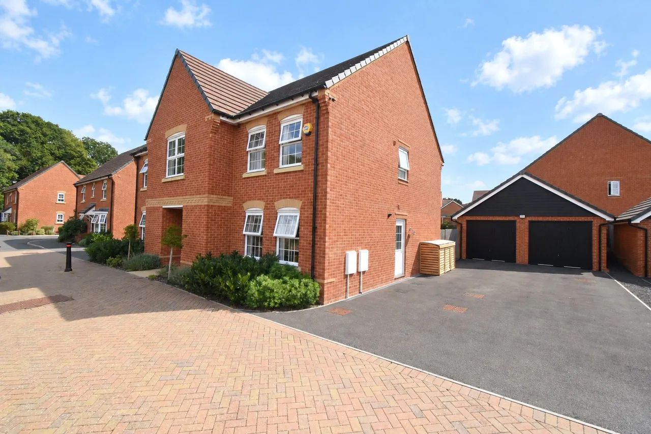 Barker Crescent, Hook, Hampshire, RG27 9FR, photo 6