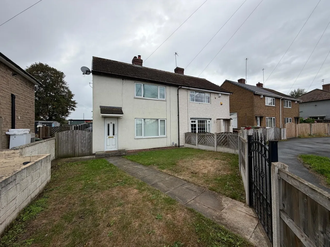 2 bed house for sale — Crewe Road, Castleford