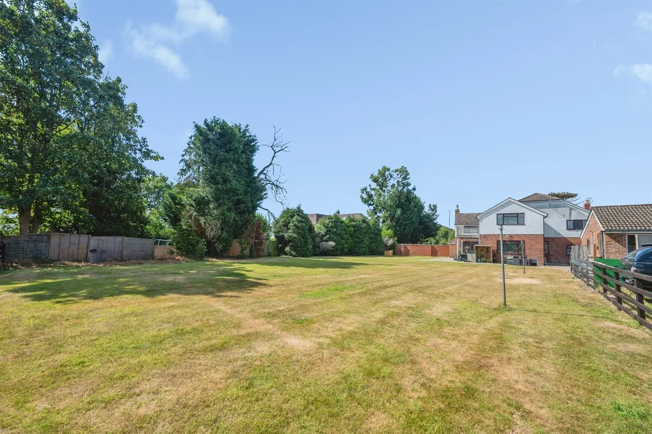 Alcester Road, Portway, B48, photo 4