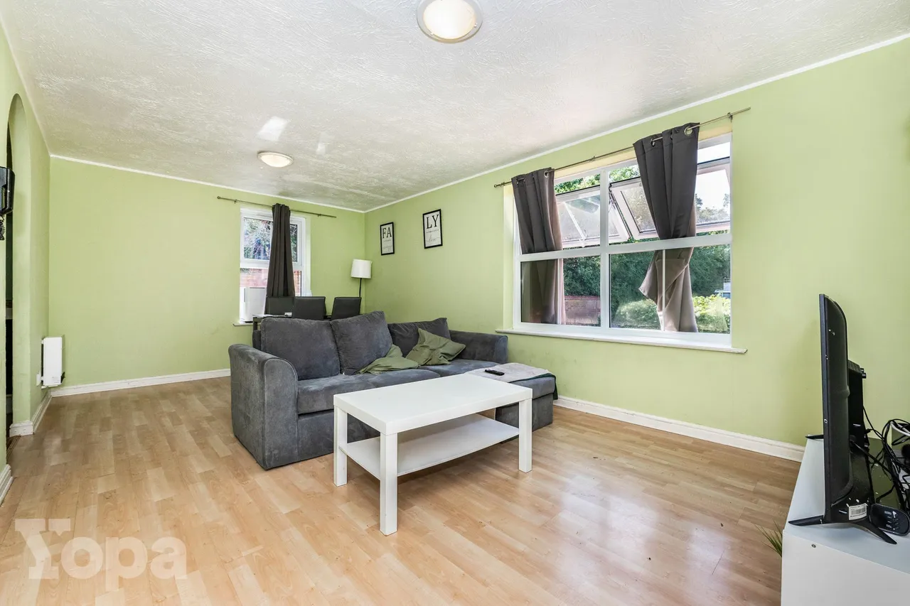 Grange Crescent, Dartford, DA2, photo 4