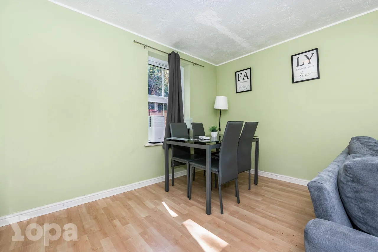 Grange Crescent, Dartford, DA2, photo 6