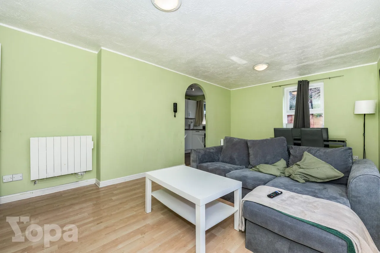 Grange Crescent, Dartford, DA2, photo 5