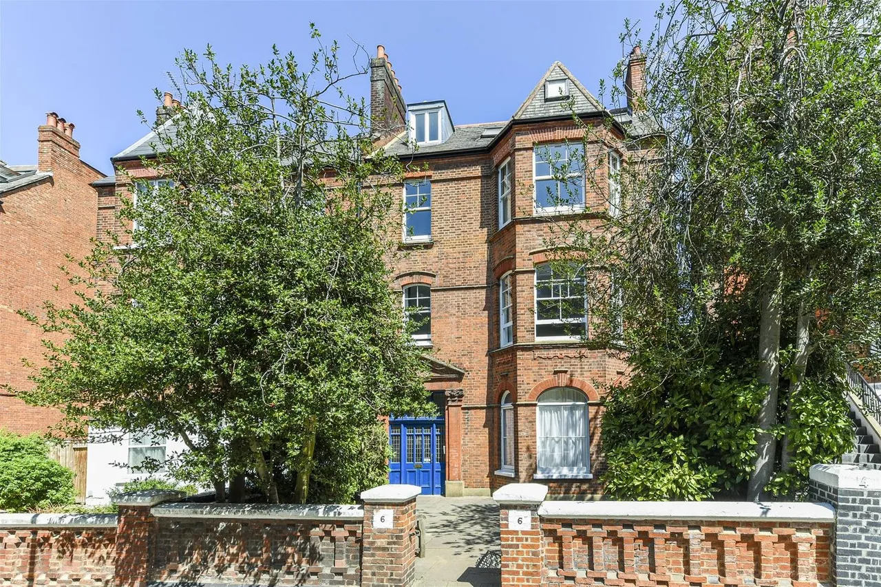 Compayne Gardens, London NW6 3DH, photo 2