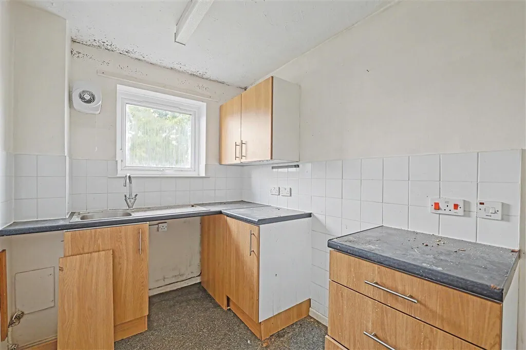 Itchenside Close, SWAYTHLING, photo 2