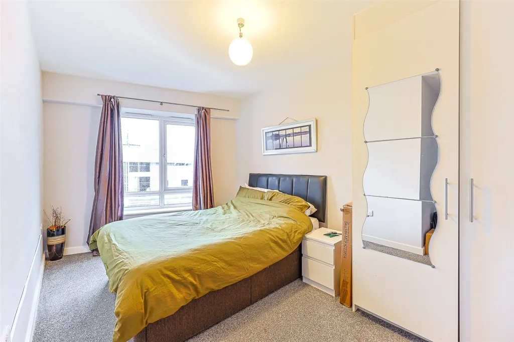 Boulevard Drive, Beaufort Park, NW9, photo 17