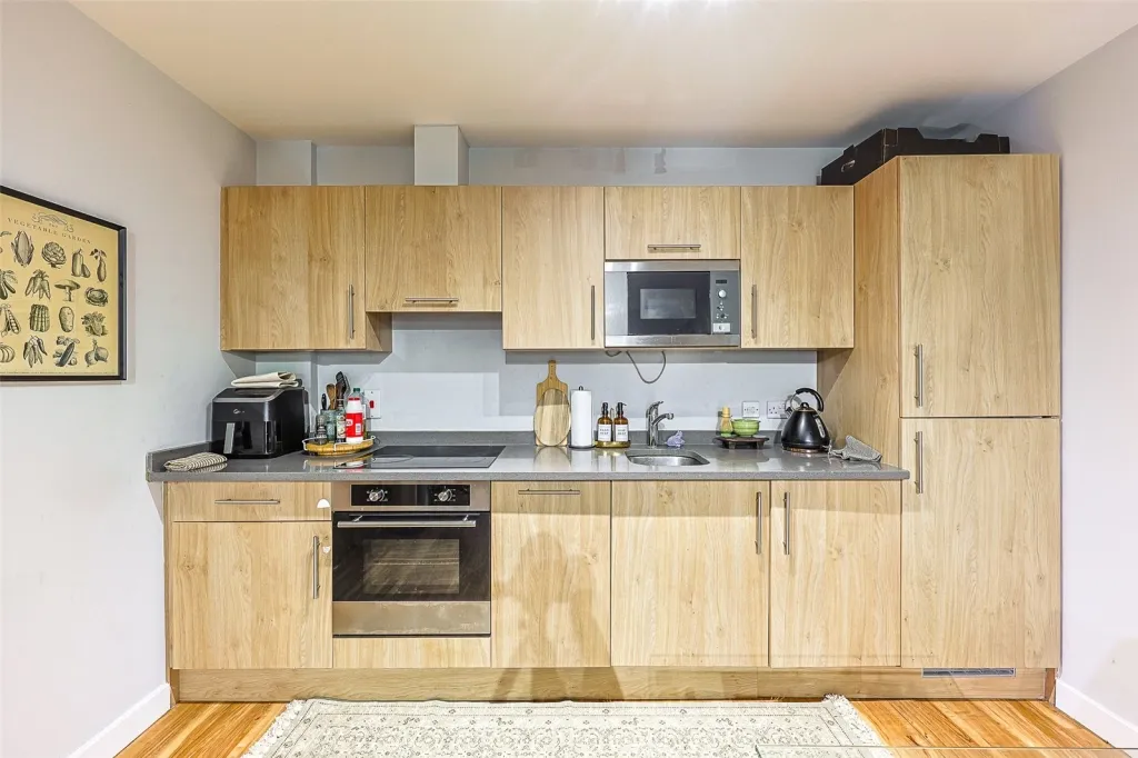 Boulevard Drive, Beaufort Park, NW9, photo 5