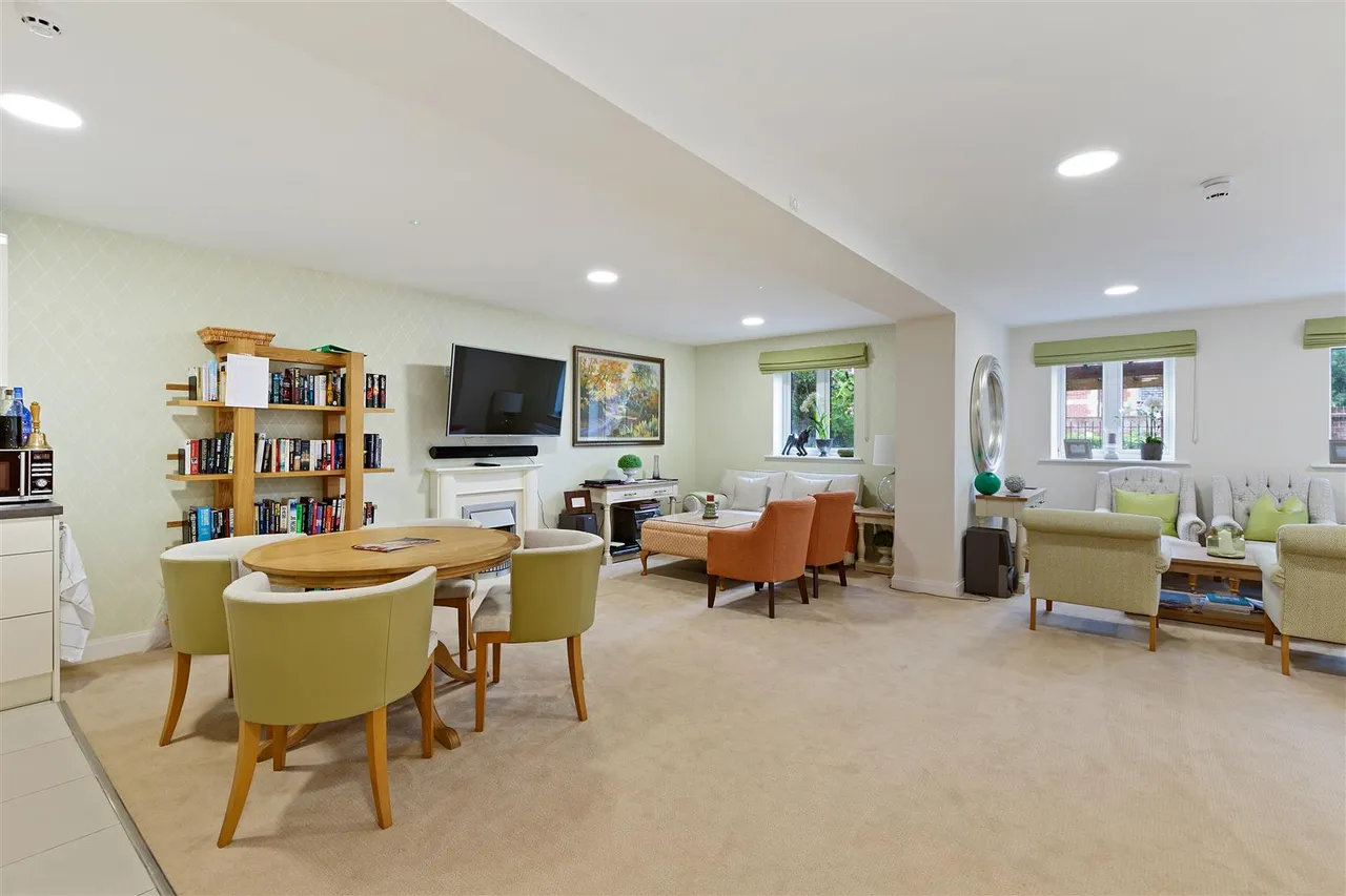 Moormead Road, Wroughton, SN4, photo 8