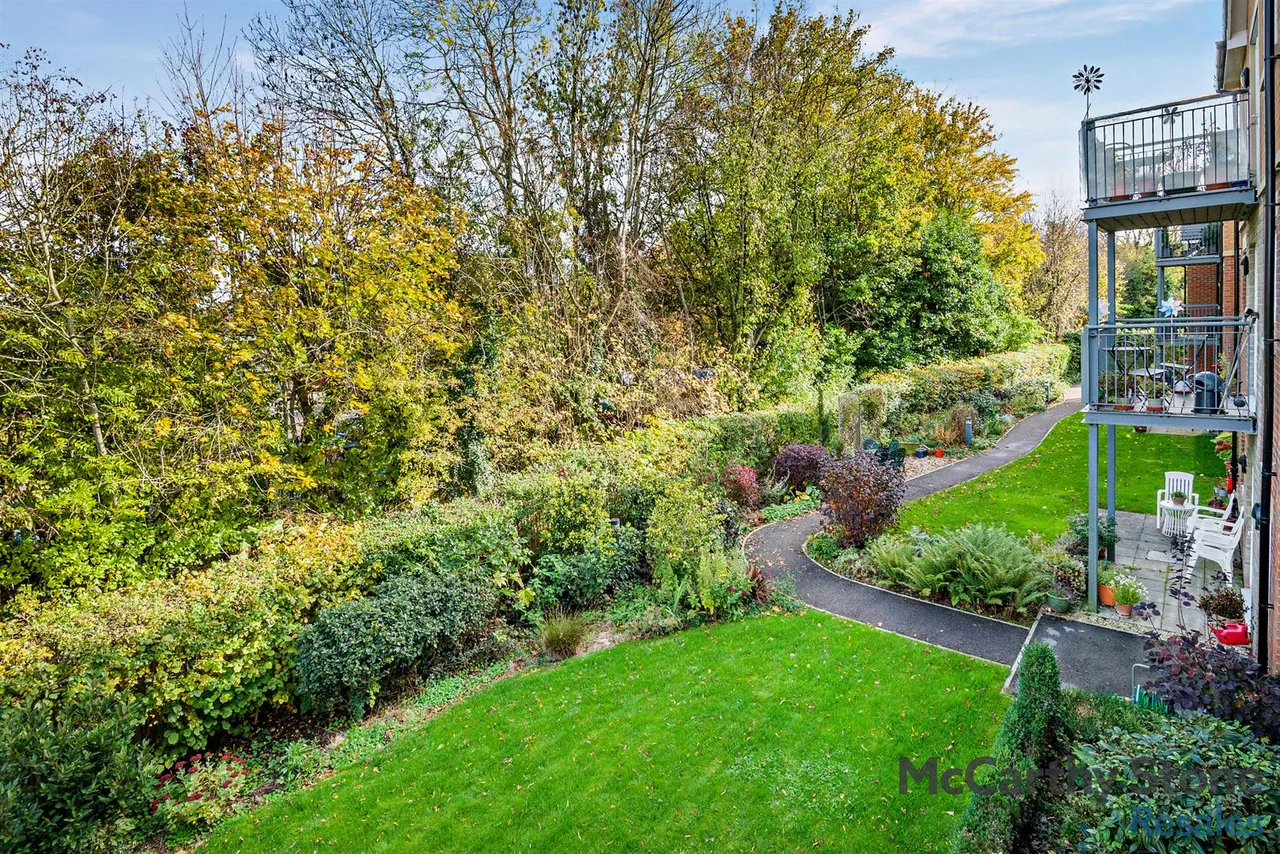 Moormead Road, Wroughton, SN4, photo 11