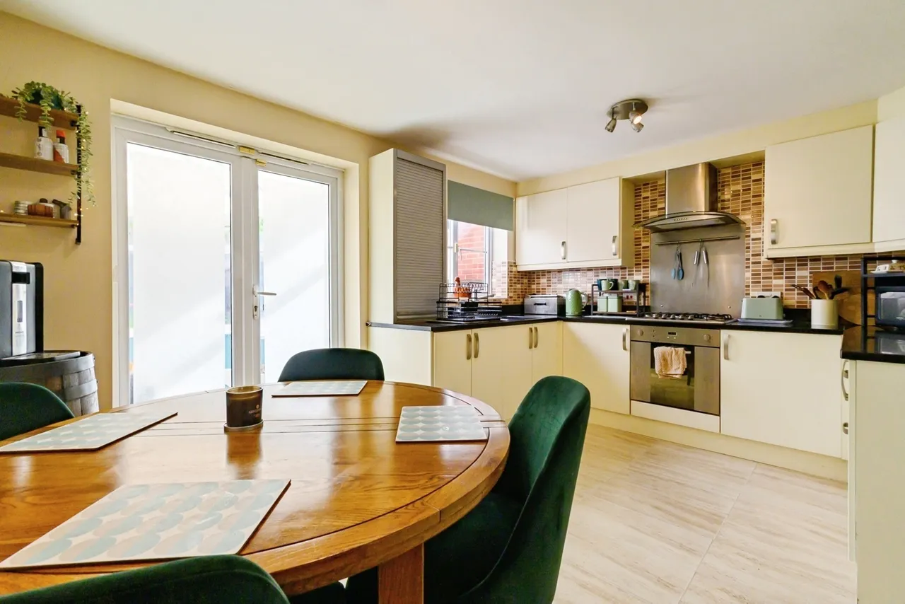 St. Johns Road, Worsley, M28, photo 5