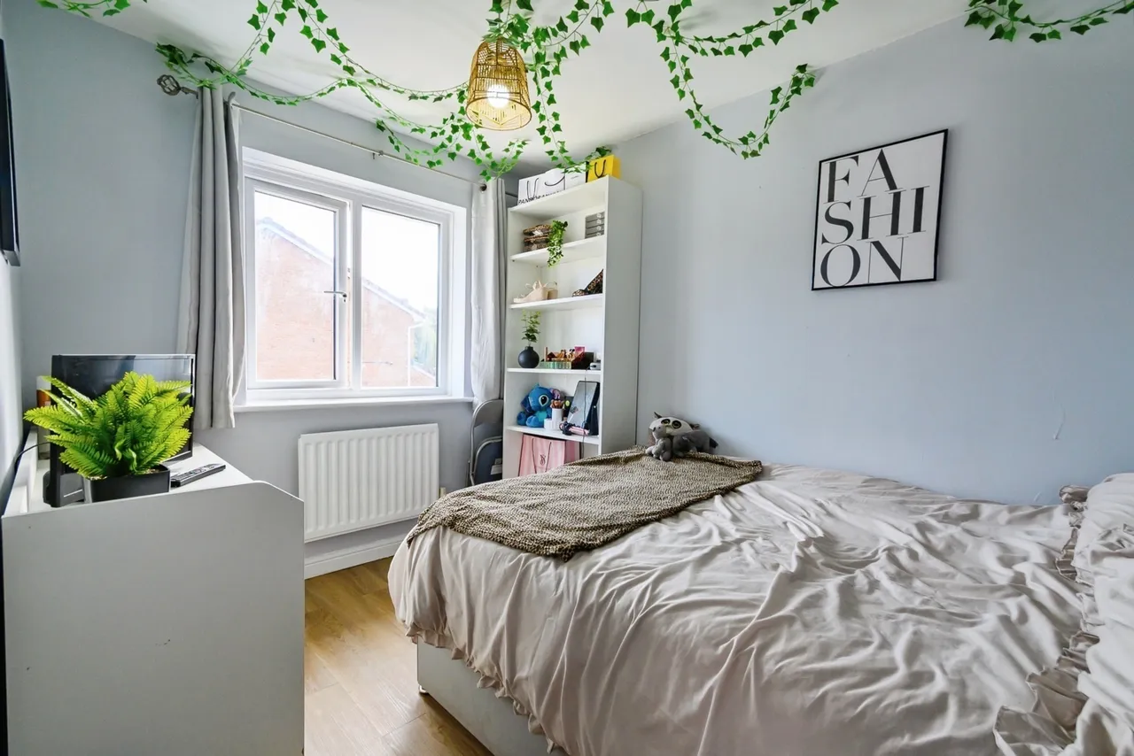 St. Johns Road, Worsley, M28, photo 10