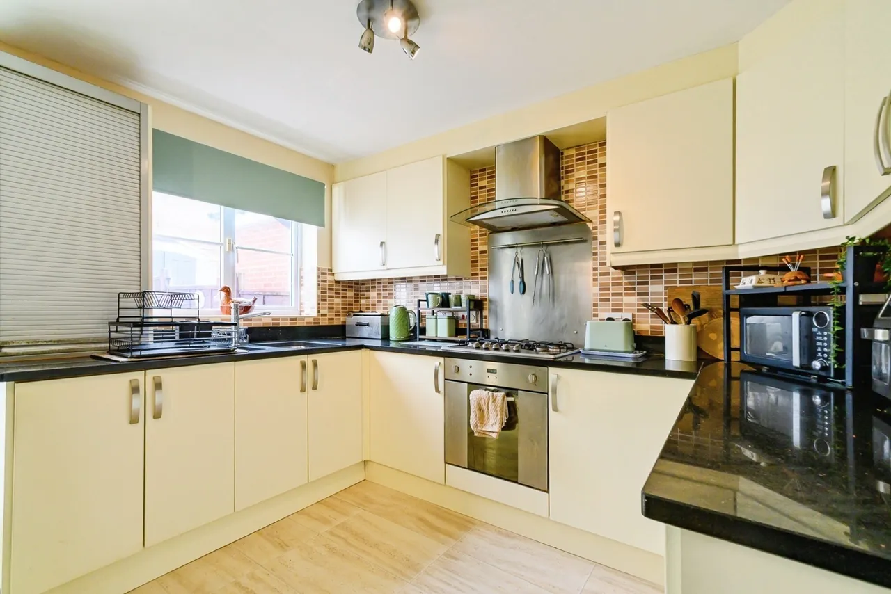 St. Johns Road, Worsley, M28, photo 21