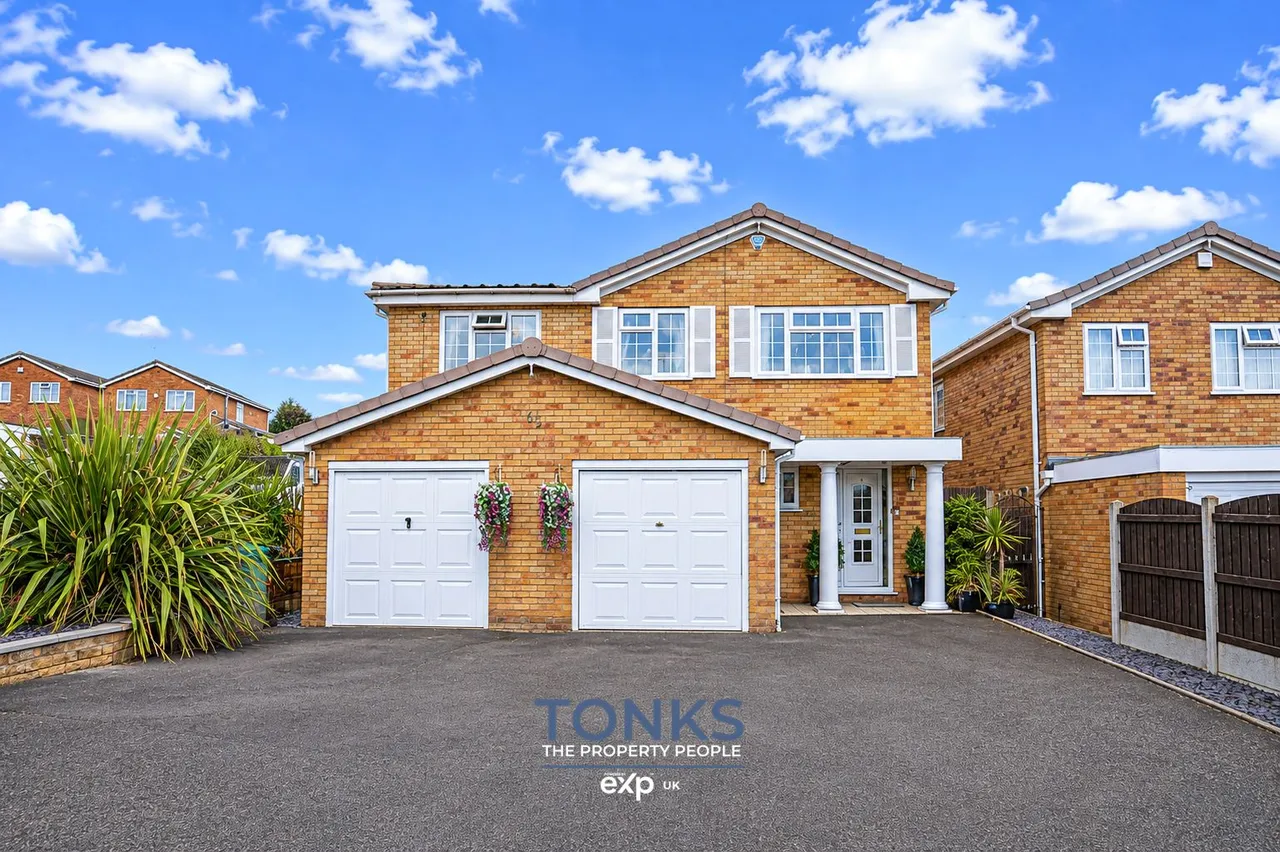 5 bed house for sale — County Park Avenue, Halesowen, B62 8SX