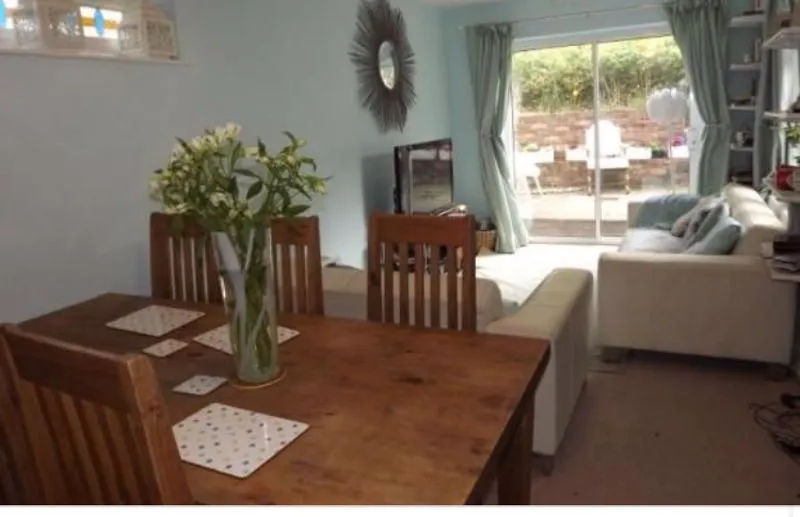 Wardown Crescent, Luton LU2 7JT, photo 4