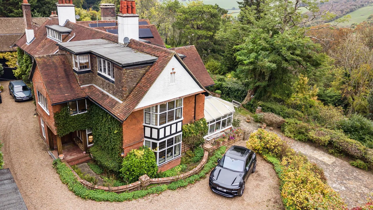 Upper Court Road, Woldingham, photo 6