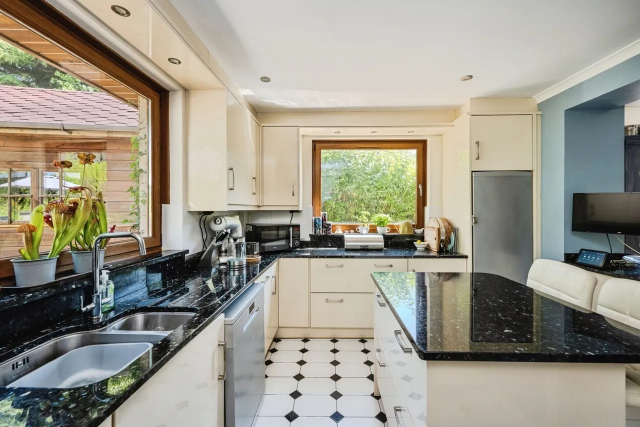 Brynafon, Swansea, SA5, photo 10