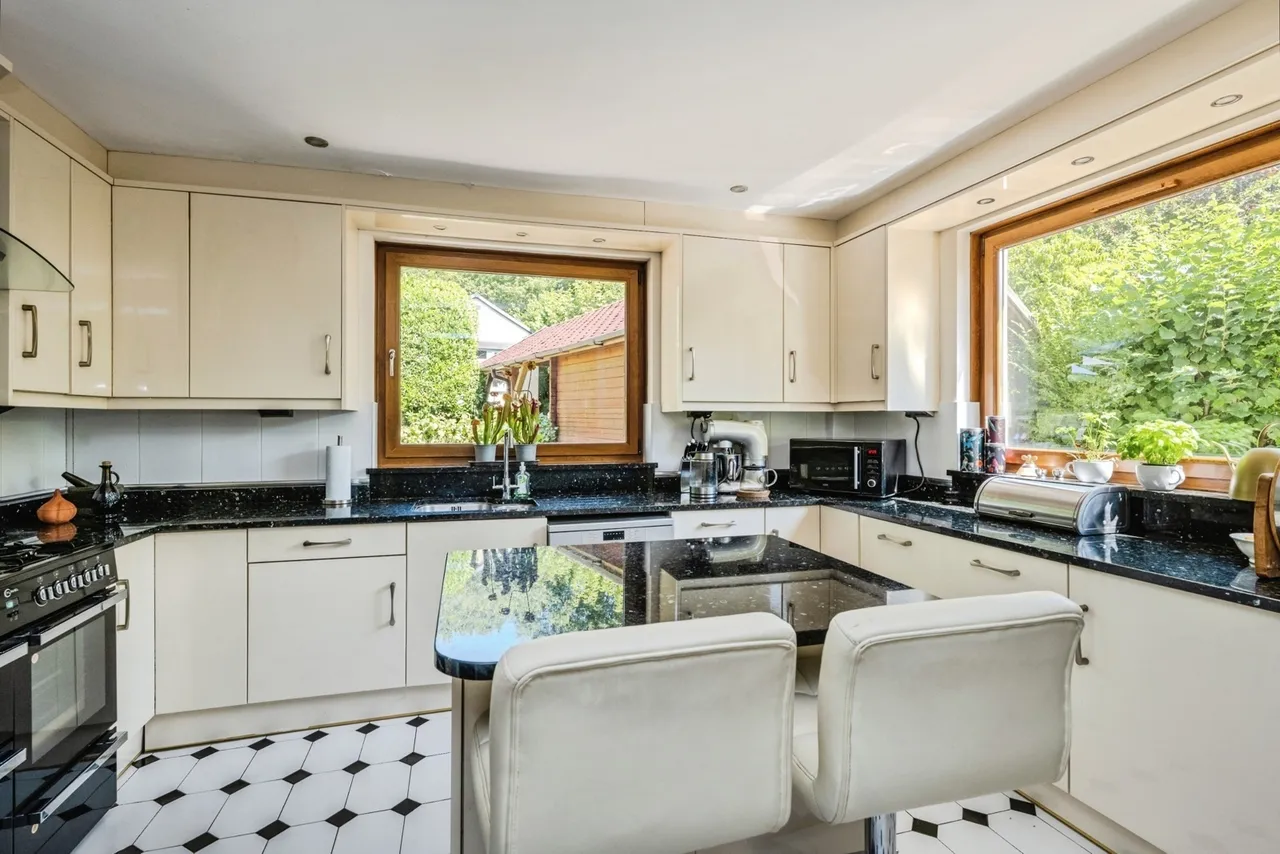 Brynafon, Swansea, SA5, photo 9