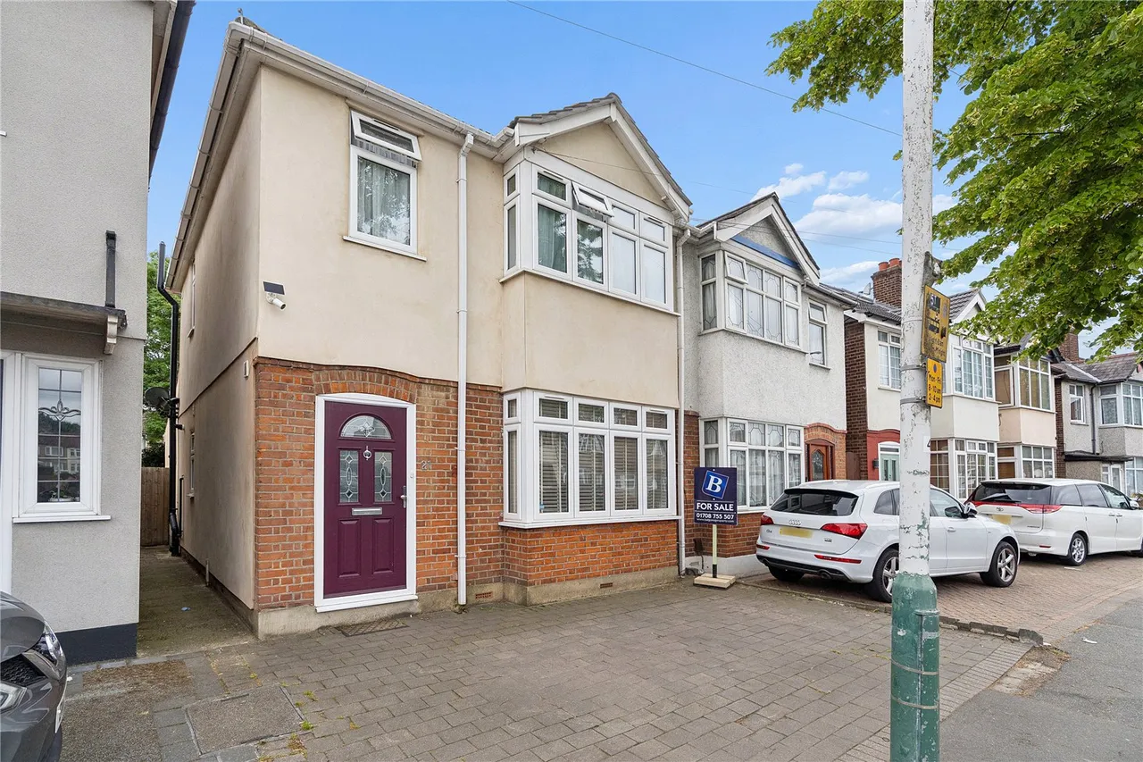 Collier Row Lane, Romford, RM5, photo 11