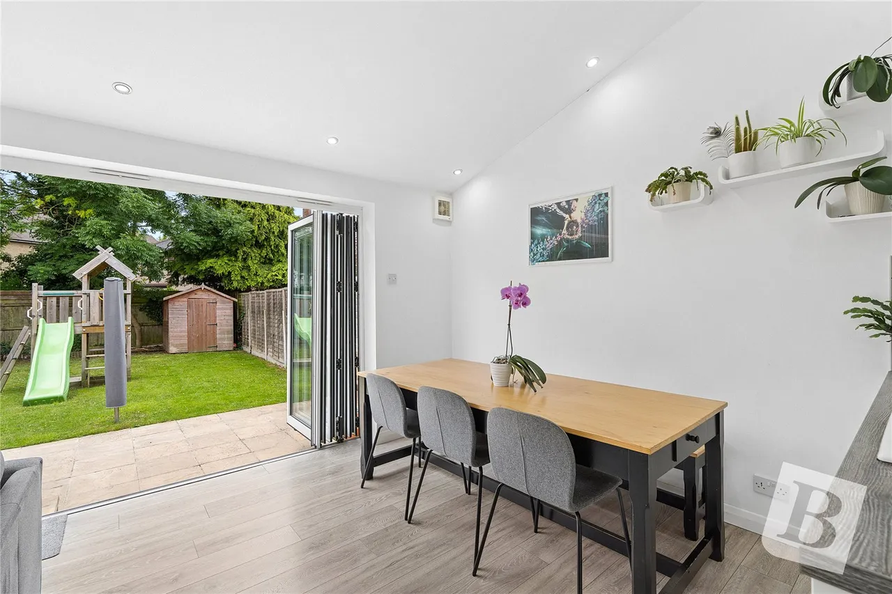 Collier Row Lane, Romford, RM5, photo 3