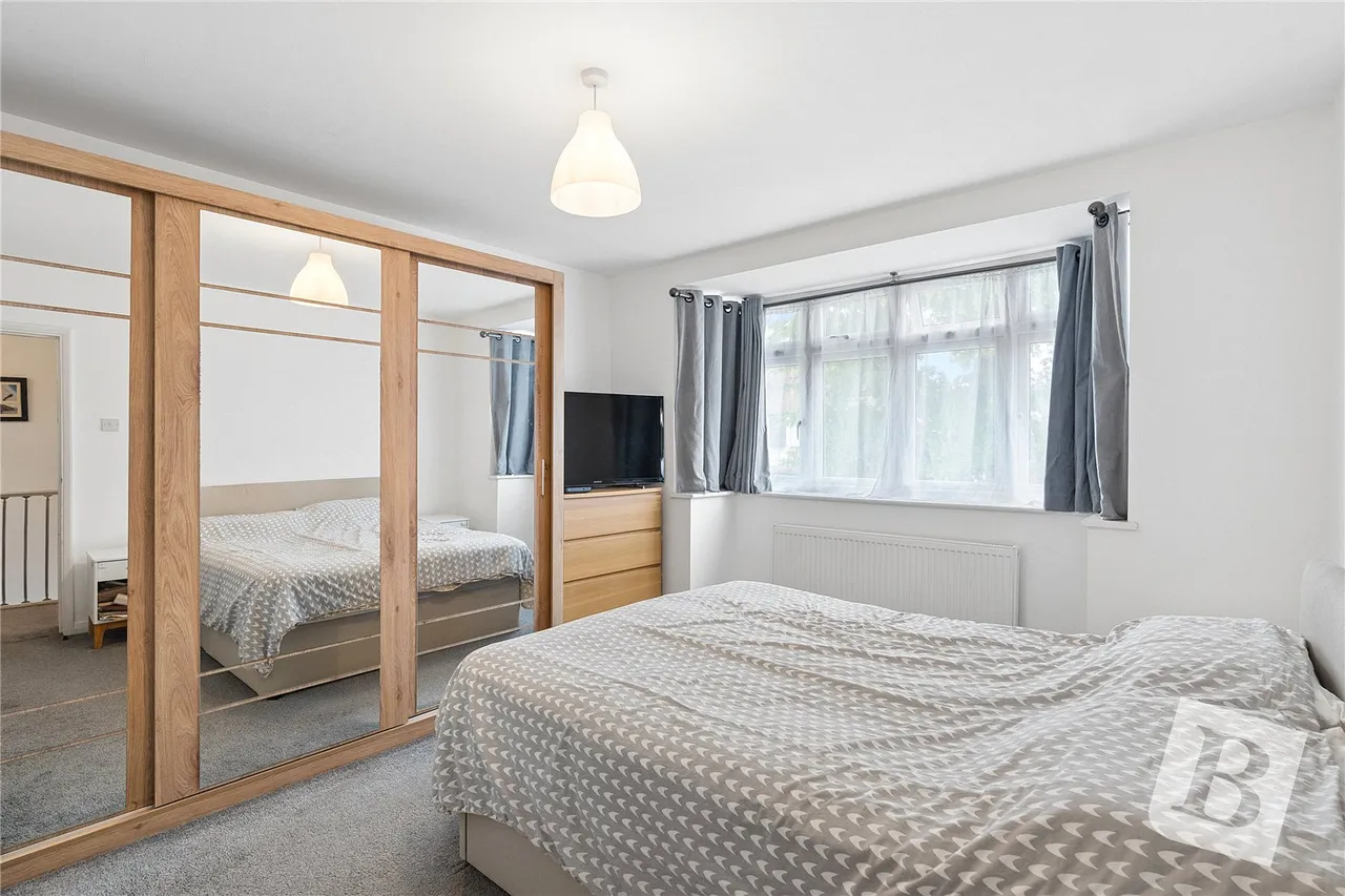 Collier Row Lane, Romford, RM5, photo 5