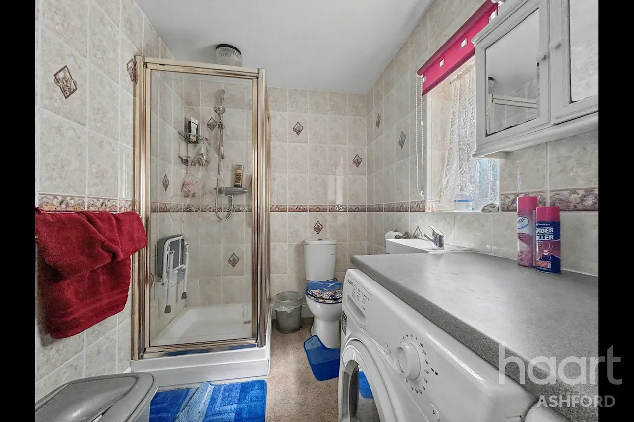 Canterbury Road, CT19, photo 11