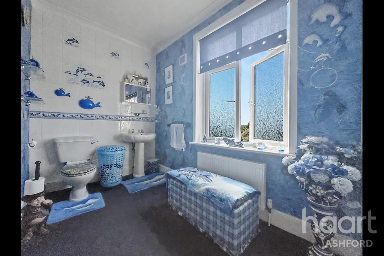 Canterbury Road, CT19, photo 6