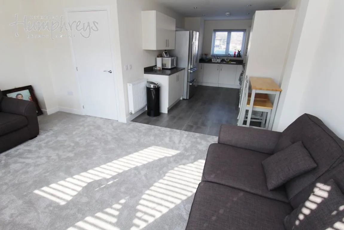 Viewings, B28, photo 3