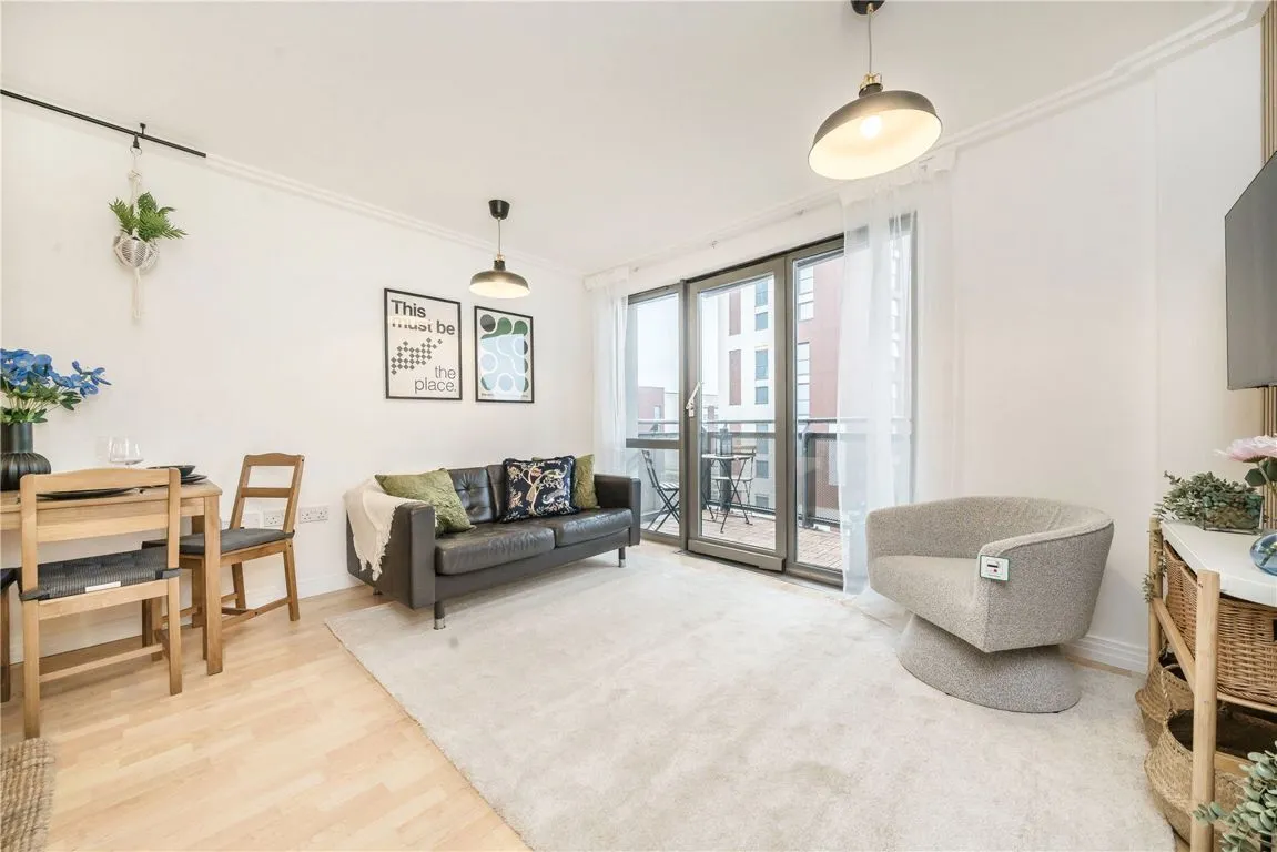 Victoria Road, North Acton, photo 6
