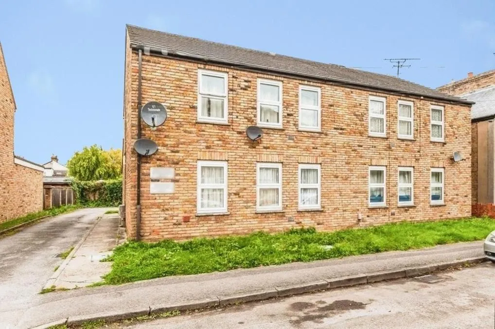 Wyatt Road, Staines-upon-Thames, TW18, photo 10